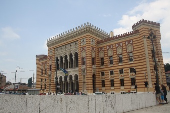 Digitalni sadržaj dCOBISS (Vijećnica - prepoznatljivi simbol Nacionalne i univerzitetske biblioteke Bosne i Hercegovine = Vijećnica - a recognizable symbol of the National and University Library of Bosnia and Herzegovina)