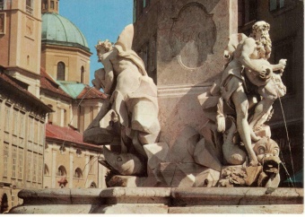 Digitalna vsebina dCOBISS (Ljubljana [Slikovno gradivo] : Robbov vodnjak : The Robba's Fountain : Fontaine de Robba : Robba's Brunnen)