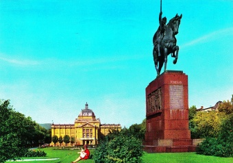 Digitalna vsebina dCOBISS (Zagreb [Slikovno gradivo] : trg kralja Tomislava : König-Tomislav-Platz : King Tomislav Square : Place du roi Tomislav)