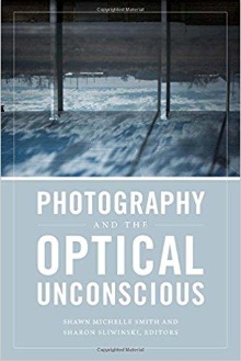 Digitalna vsebina dCOBISS (Photography and the optical unconscious)